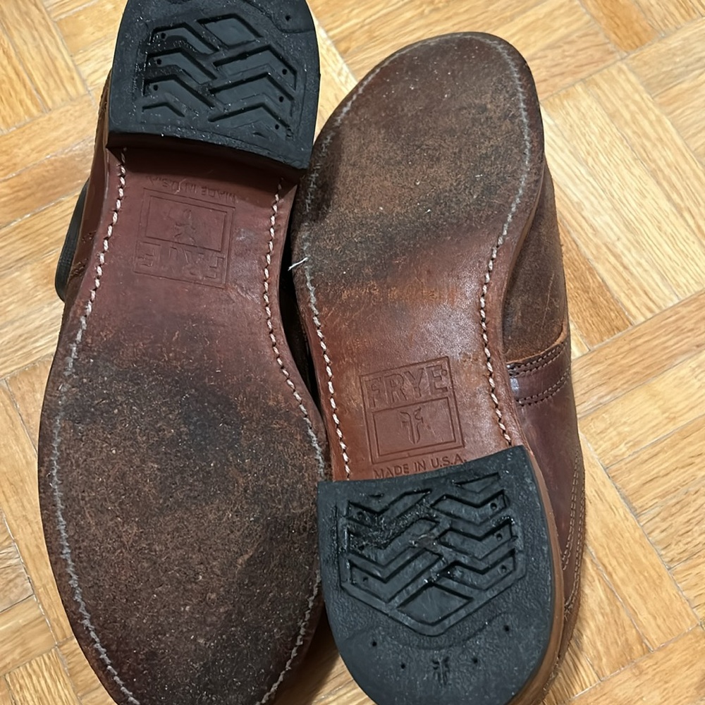 Frye - Picture 5 of 13